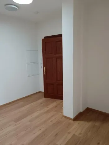 Pronájem bytu 2+kk, Praha - Nusle, Jaromírova, 43 m2