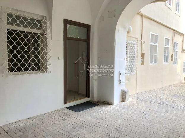 Pronájem kanceláře, Praha - Malá Strana, Karmelitská, 62 m2