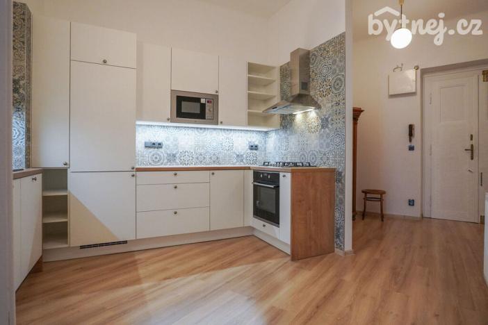 Pronájem bytu 2+1, Praha - Bubeneč, Puškinovo náměstí, 65 m2