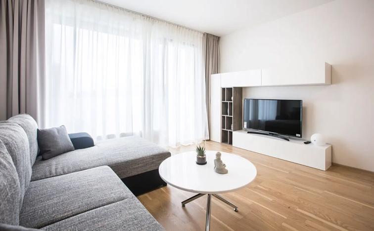 Pronájem bytu 2+kk, Praha - Karlín, Nekvasilova, 56 m2