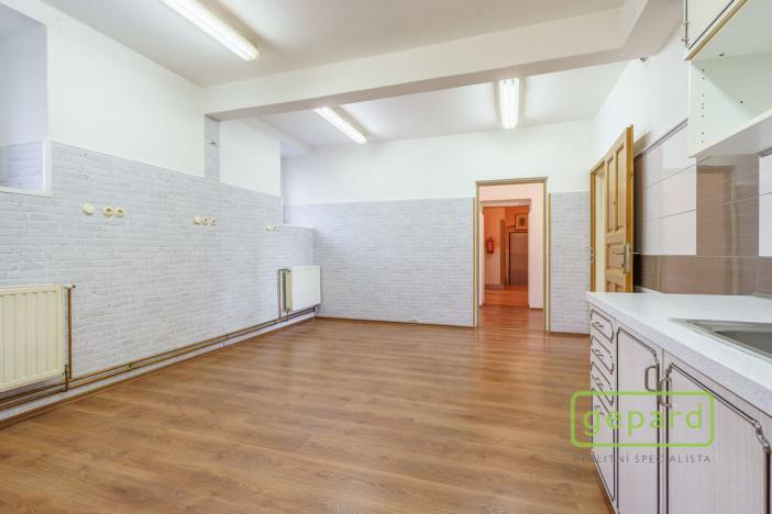 Prodej atypického bytu, Karlovy Vary, Rohová, 120 m2