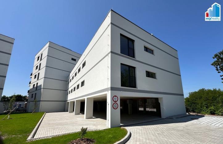 Pronájem garážového stání, Plzeň, Pilařská, 12 m2