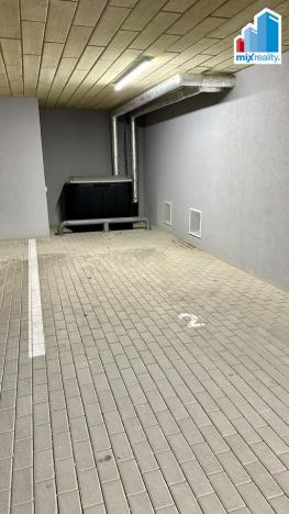 Pronájem garážového stání, Plzeň, Pilařská, 12 m2