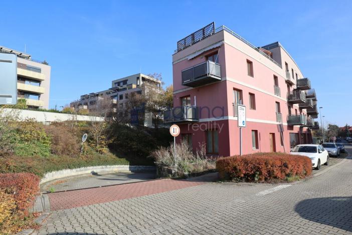 Pronájem bytu 2+kk, Praha - Malešice, Akademická, 56 m2