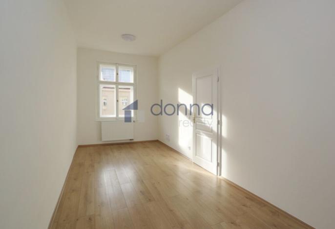 Pronájem bytu 2+kk, Praha, Rumunská, 58 m2