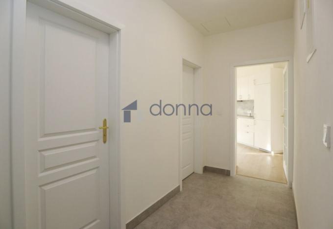 Pronájem bytu 3+kk, Praha, Rumunská, 67 m2