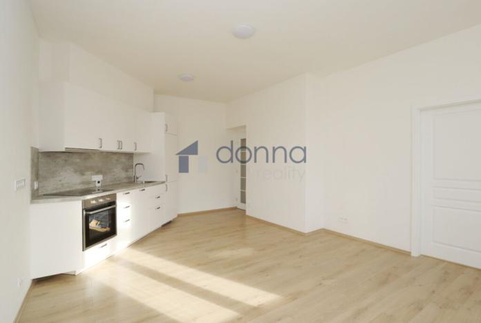 Pronájem bytu 3+kk, Praha, Rumunská, 67 m2