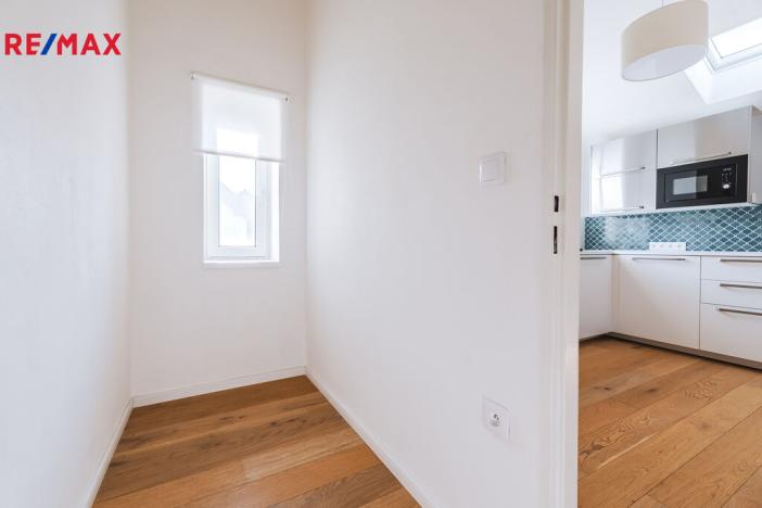 Pronájem bytu 3+kk, Praha - Satalice, Vinořská, 110 m2