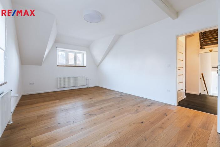 Pronájem bytu 3+kk, Praha - Satalice, Vinořská, 110 m2