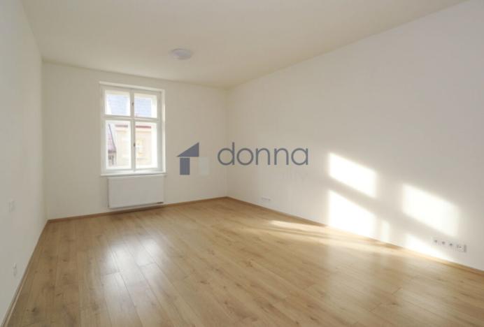 Pronájem bytu 2+kk, Praha, Rumunská, 62 m2