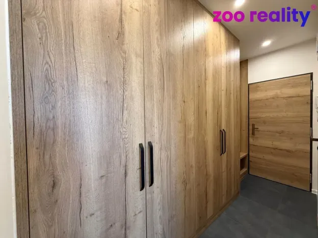 Prodej bytu 2+1, Chomutov, Vítězslava Nezvala, 49 m2