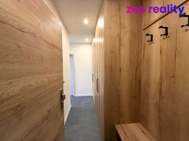 Prodej bytu 2+1, Chomutov, Vítězslava Nezvala, 49 m2