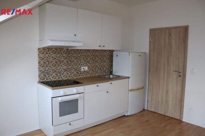 Pronájem bytu 1+kk, Brno - Židenice, Bubeníčkova, 25 m2