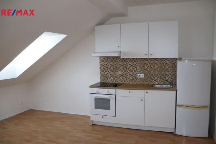 Pronájem bytu 1+kk, Brno - Židenice, Bubeníčkova, 25 m2