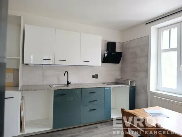 Prodej bytu 2+1, Nový Bor, Palackého náměstí, 67 m2