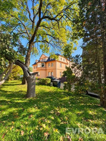 Prodej bytu 2+1, Nový Bor, Palackého náměstí, 67 m2