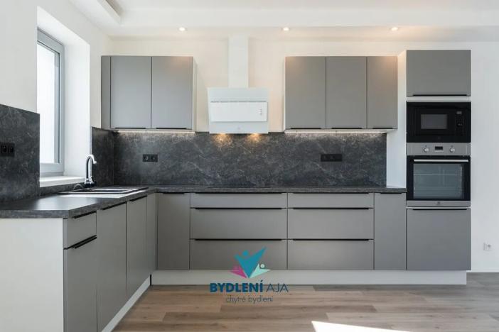 Prodej rodinného domu, Dubí, V Aleji, 206 m2