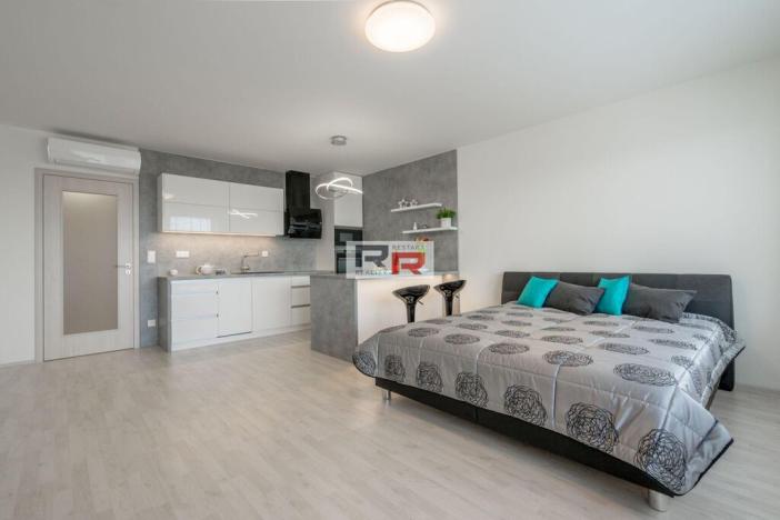Pronájem bytu 1+kk, Olomouc - Povel, Slavonínská, 41 m2