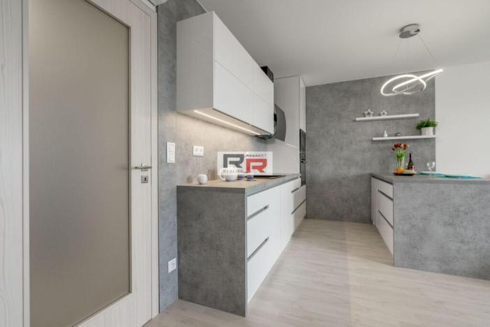 Pronájem bytu 1+kk, Olomouc - Povel, Slavonínská, 41 m2