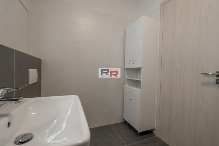 Pronájem bytu 1+kk, Olomouc - Povel, Slavonínská, 41 m2