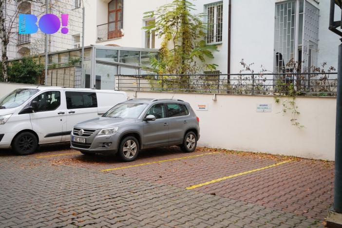 Pronájem kanceláře, Praha, Žerotínova, 419 m2