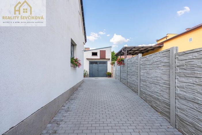 Prodej rodinného domu, Nechanice, 180 m2