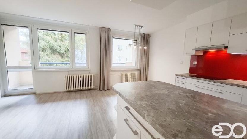 Pronájem bytu 3+kk, Praha, Mlékárenská, 81 m2