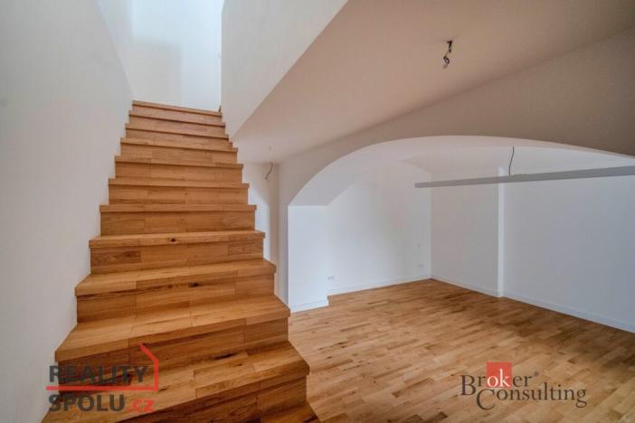 Prodej bytu 2+kk, Praha - Nusle, Jaromírova, 71 m2