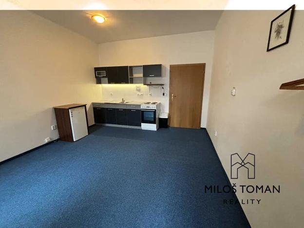 Pronájem bytu 1+kk, Klatovy, nám. Míru, 25 m2