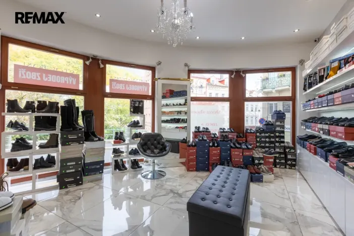 Prodej obchodního prostoru, Karlovy Vary, Zámecký vrch, 30 m2