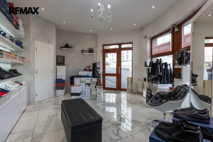 Prodej obchodního prostoru, Karlovy Vary, Zámecký vrch, 30 m2