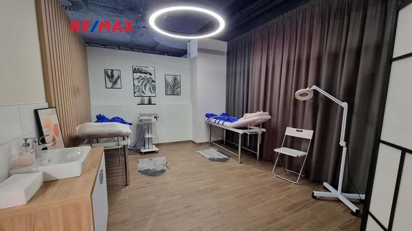 Pronájem obchodního prostoru, Praha - Karlín, Sokolovská, 165 m2