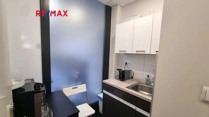 Pronájem obchodního prostoru, Praha - Karlín, Sokolovská, 165 m2