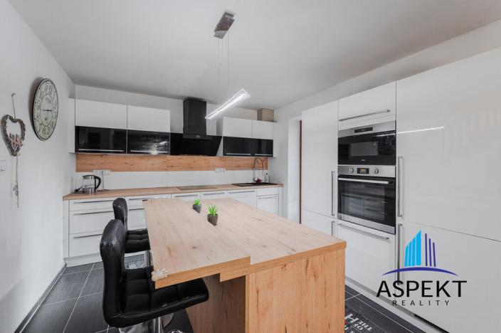 Prodej rodinného domu, Neumětely, V Chaloupkách, 220 m2