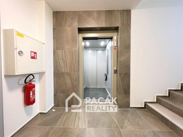 Pronájem bytu 1+kk, Olomouc, Šantova, 28 m2