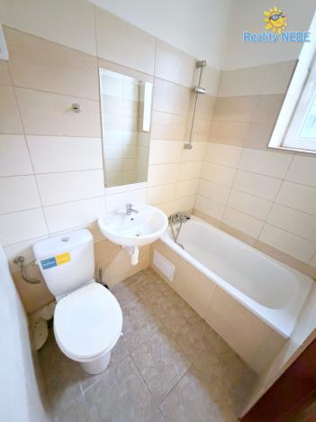 Pronájem bytu 1+kk, Praha - Nusle, Na Veselí, 29 m2