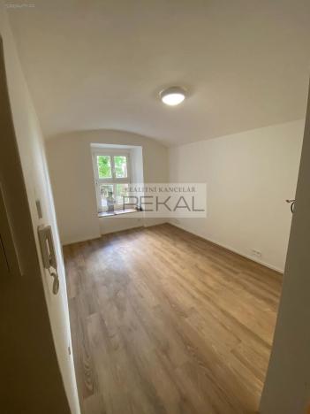 Pronájem bytu 1+kk, Praha - Košíře, Musílkova, 17 m2