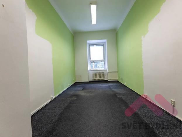 Pronájem kanceláře, Praha - Karlín, Peckova, 212 m2