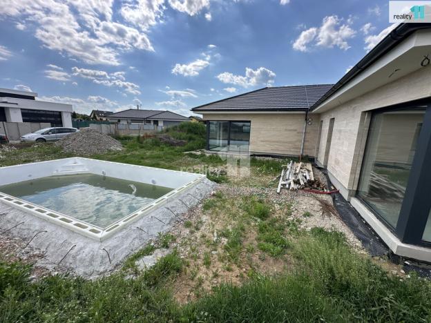 Prodej rodinného domu, Křenice, V Kukli, 302 m2