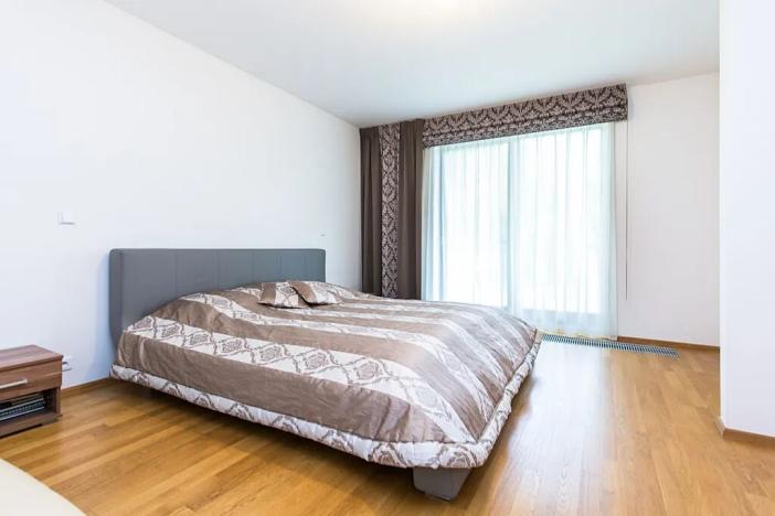 Pronájem vily, Statenice, 180 m2