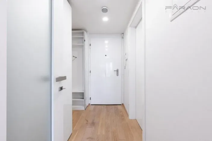 Pronájem bytu 1+kk, Praha - Žižkov, Olšanská, 35 m2