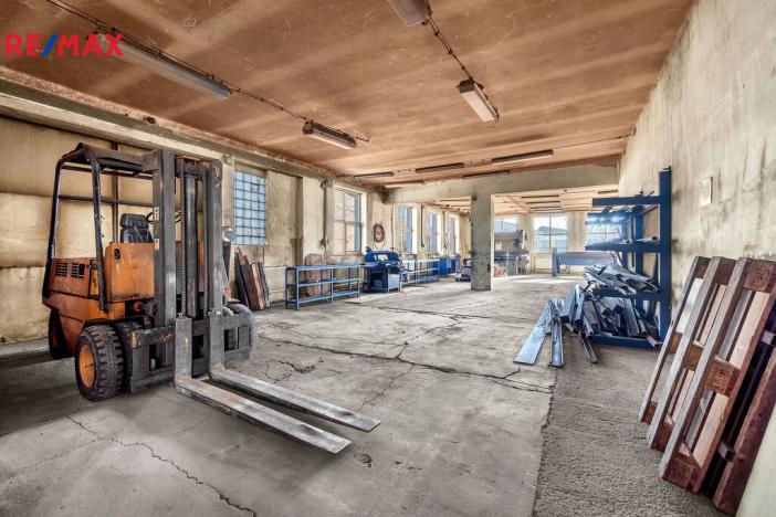 Pronájem skladu, Doubravice, 1280 m2