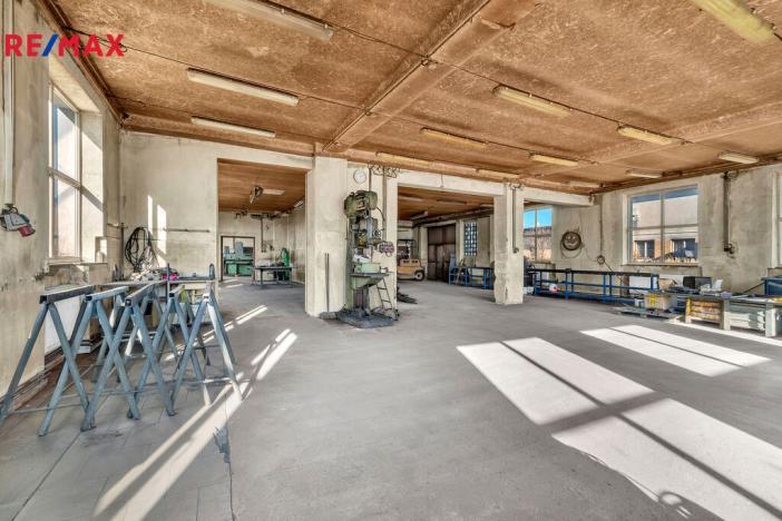 Pronájem skladu, Doubravice, 1380 m2