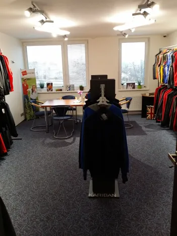 Pronájem kanceláře, Praha - Kyje, Vajgarská, 216 m2