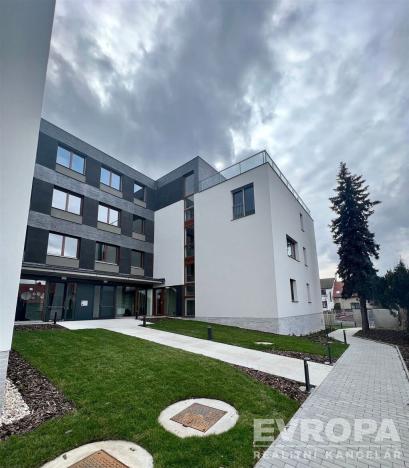 Pronájem bytu 1+kk, Praha - Dolní Chabry, Ústecká, 67 m2