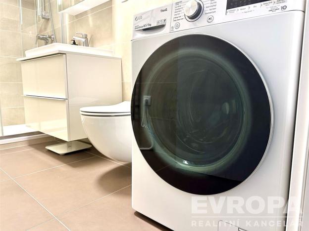 Pronájem bytu 1+kk, Praha - Dolní Chabry, Ústecká, 67 m2