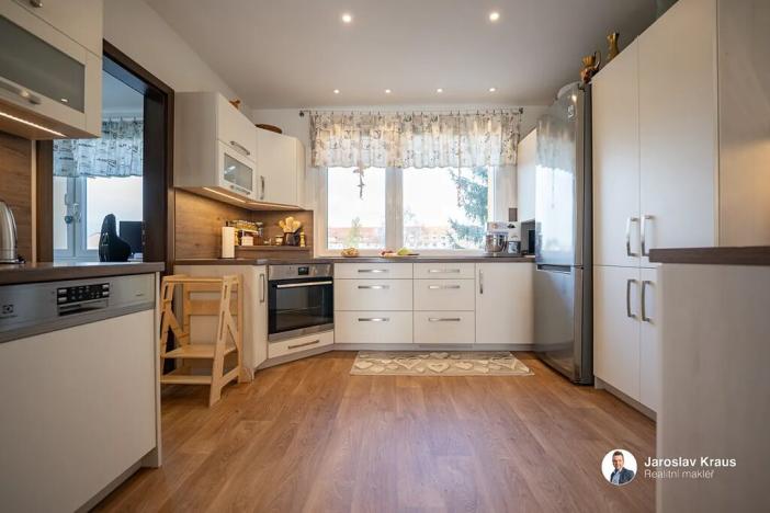 Prodej bytu 3+kk, Jičín, Lidické náměstí, 78 m2