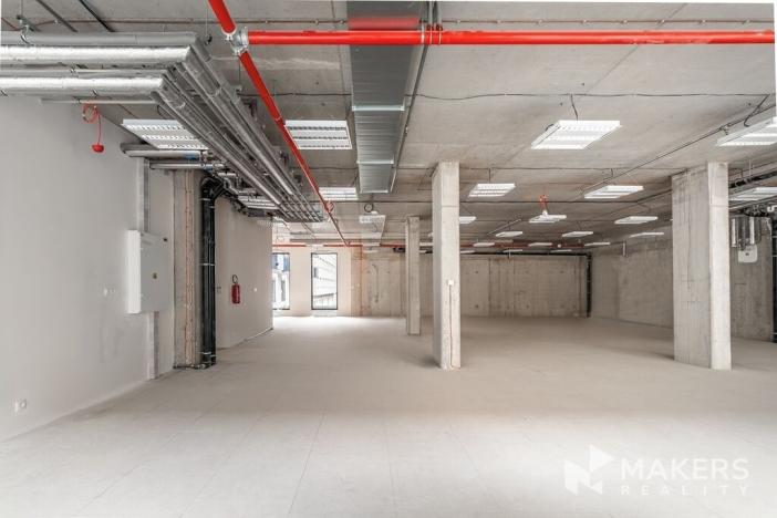 Pronájem kanceláře, Praha - Karlín, Thámova, 293 m2