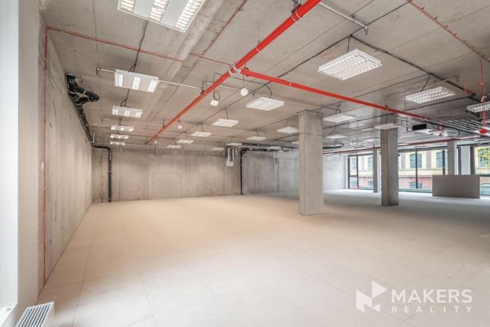 Pronájem kanceláře, Praha - Karlín, Thámova, 293 m2