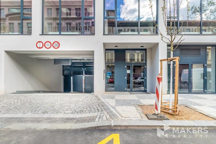 Pronájem kanceláře, Praha - Karlín, Thámova, 293 m2